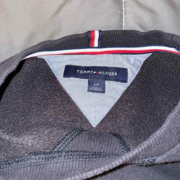 Black Tommy Hilfiger Sweatshirt, never worn - Picture 5 of 6